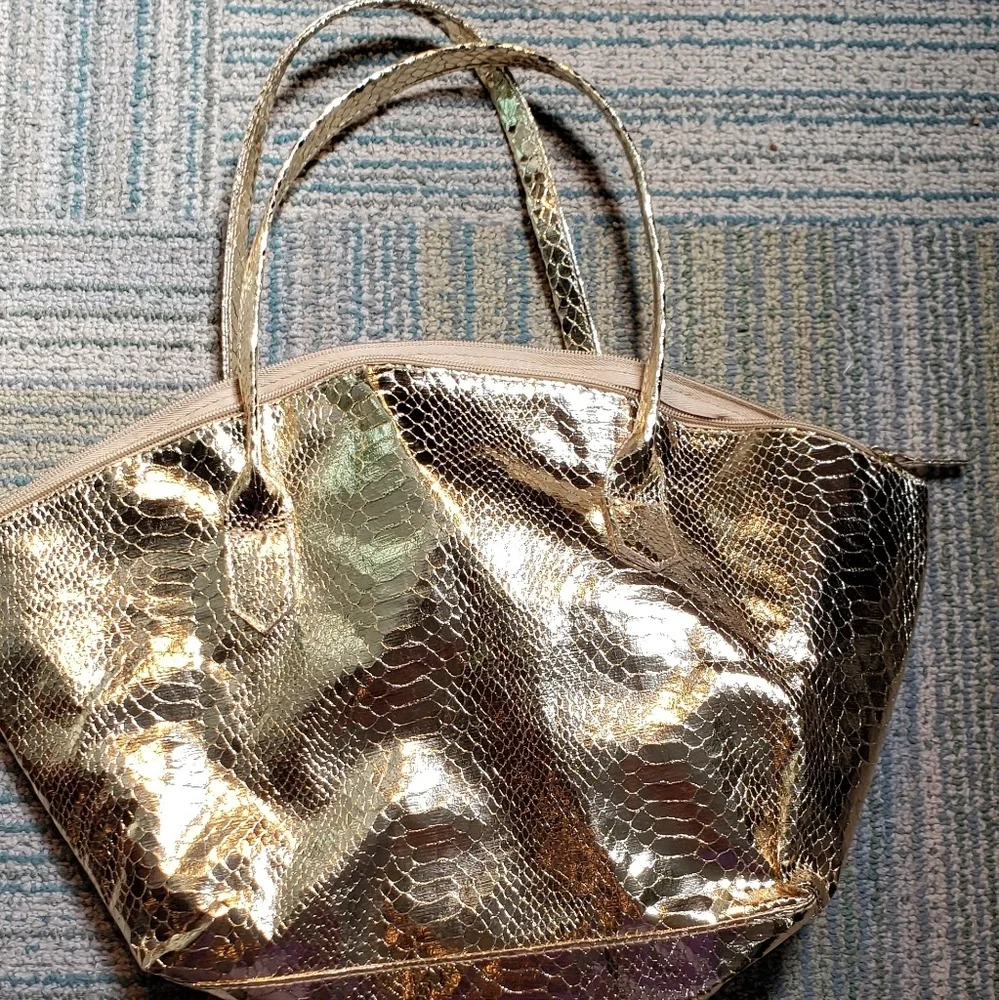 Elizabeth Arden Totes - set of 2, Gold And An Animal Print
